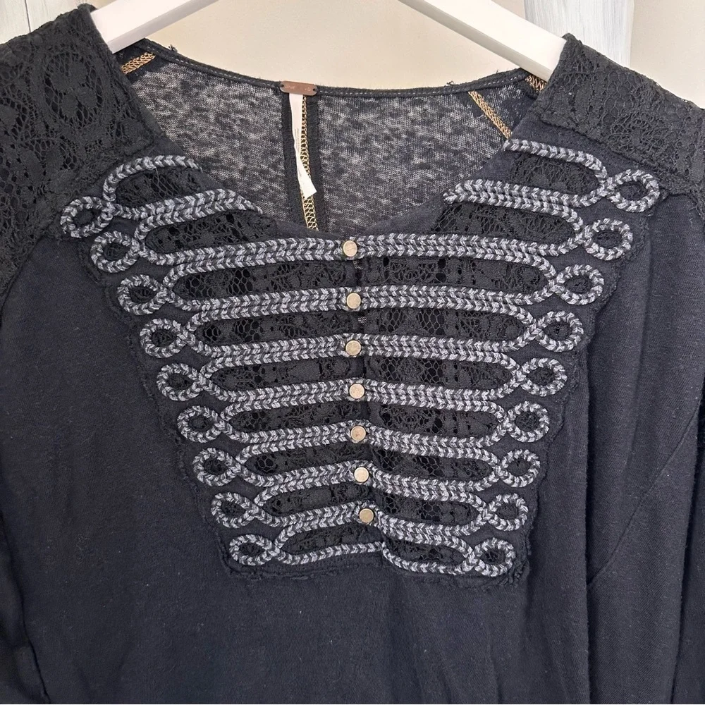 Free People Women’s Long Sleeve Embroidered and Lace Detail Shirt SZ Small
